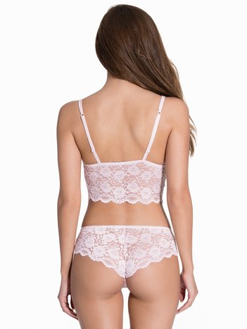 Ксения Дели