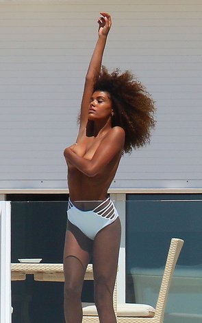 Тина Кунаки