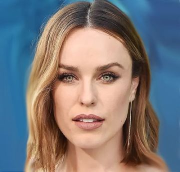 Джессика Макнэми