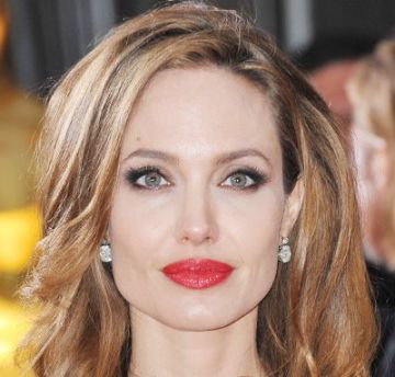 Анджелина Джоли