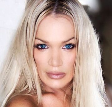 Джина Стюарт